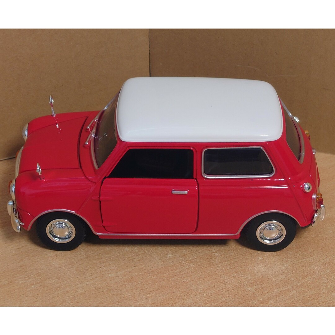 1/18 モーリス ミニクーパー レッド 1961-1967 morris エンタメ/ホビーのおもちゃ/ぬいぐるみ(ミニカー)の商品写真