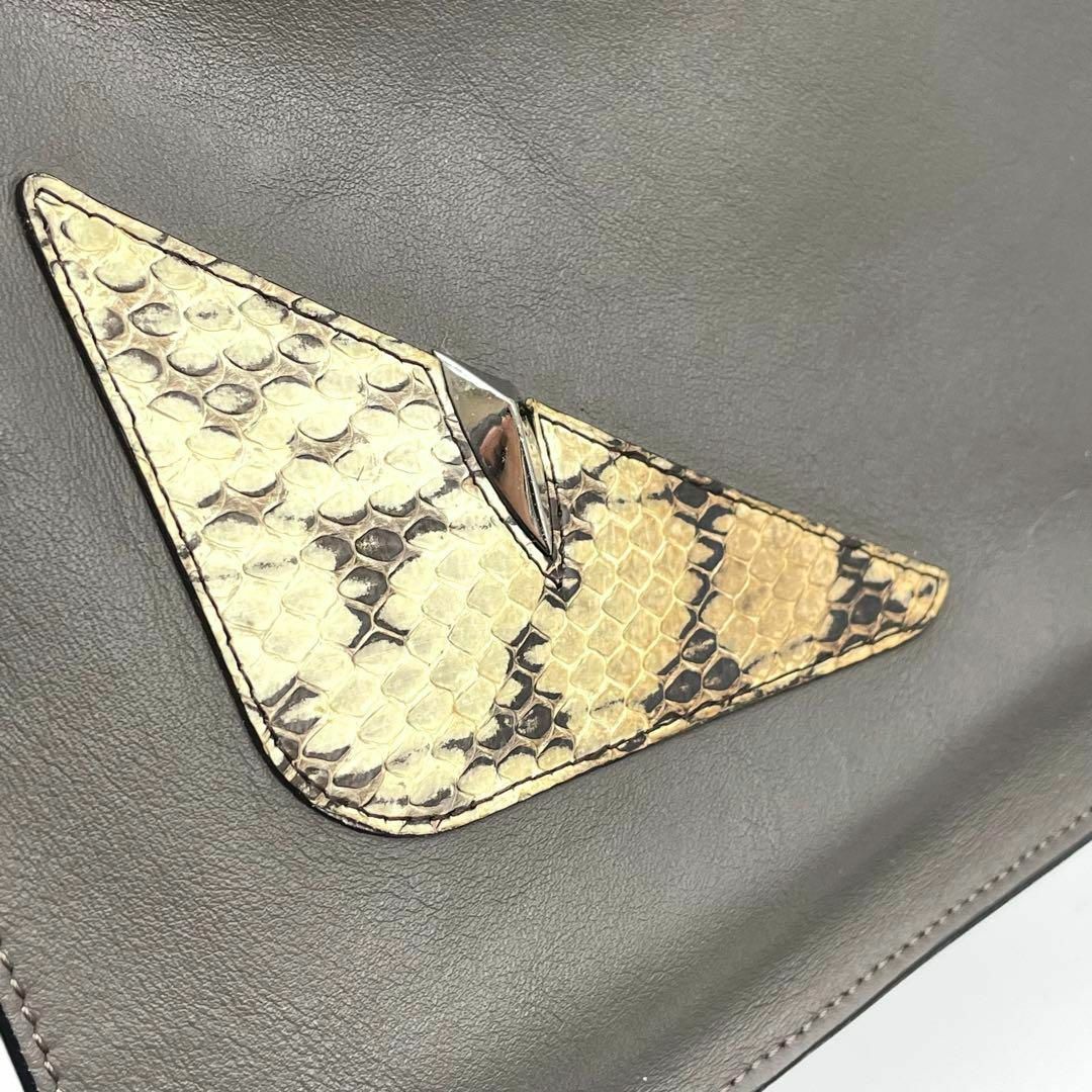 FENDI(フェンディ)のフェンディ モンスター バグス クラッチバッグ パイソン グレー 60321 レディースのバッグ(クラッチバッグ)の商品写真