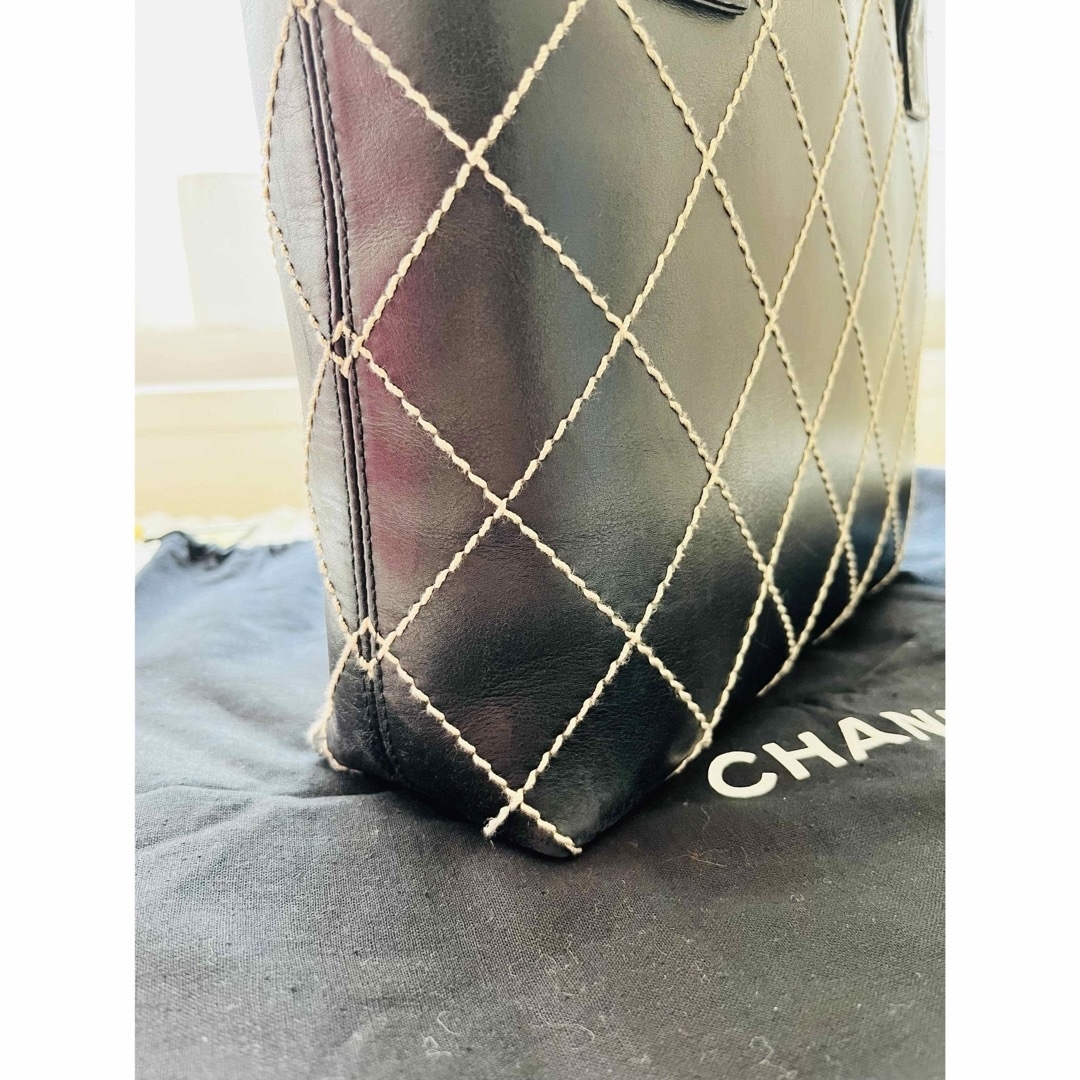 CHANEL(シャネル)のCHANEL シャネル ワイルドステッチ ハンドバッグ ココマーク ブラック  レディースのバッグ(ハンドバッグ)の商品写真