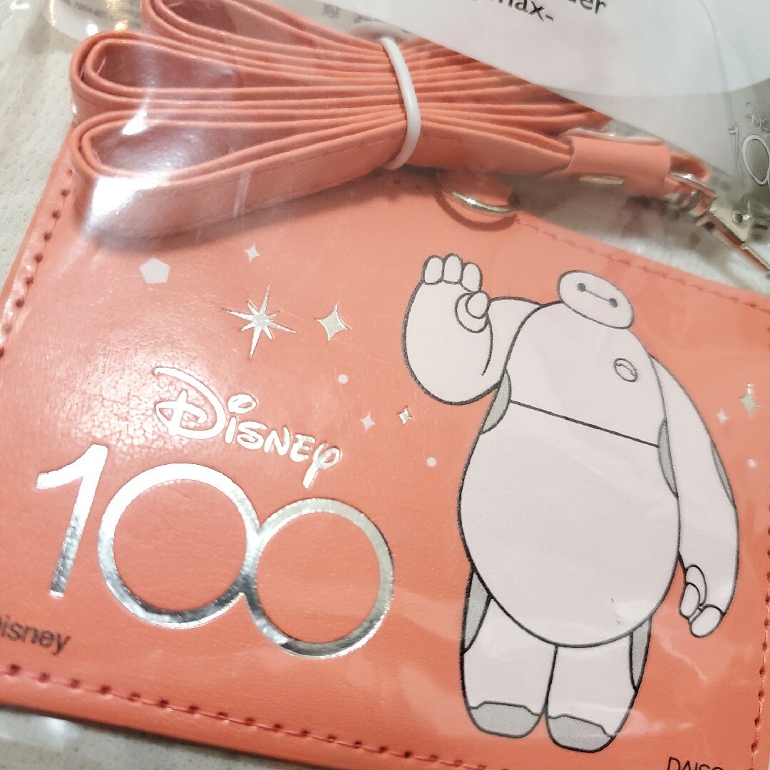 Disney(ディズニー)のディズニー100 パスケース ベイマックス ICカード入れ 定期入れ パスケース レディースのファッション小物(パスケース/IDカードホルダー)の商品写真