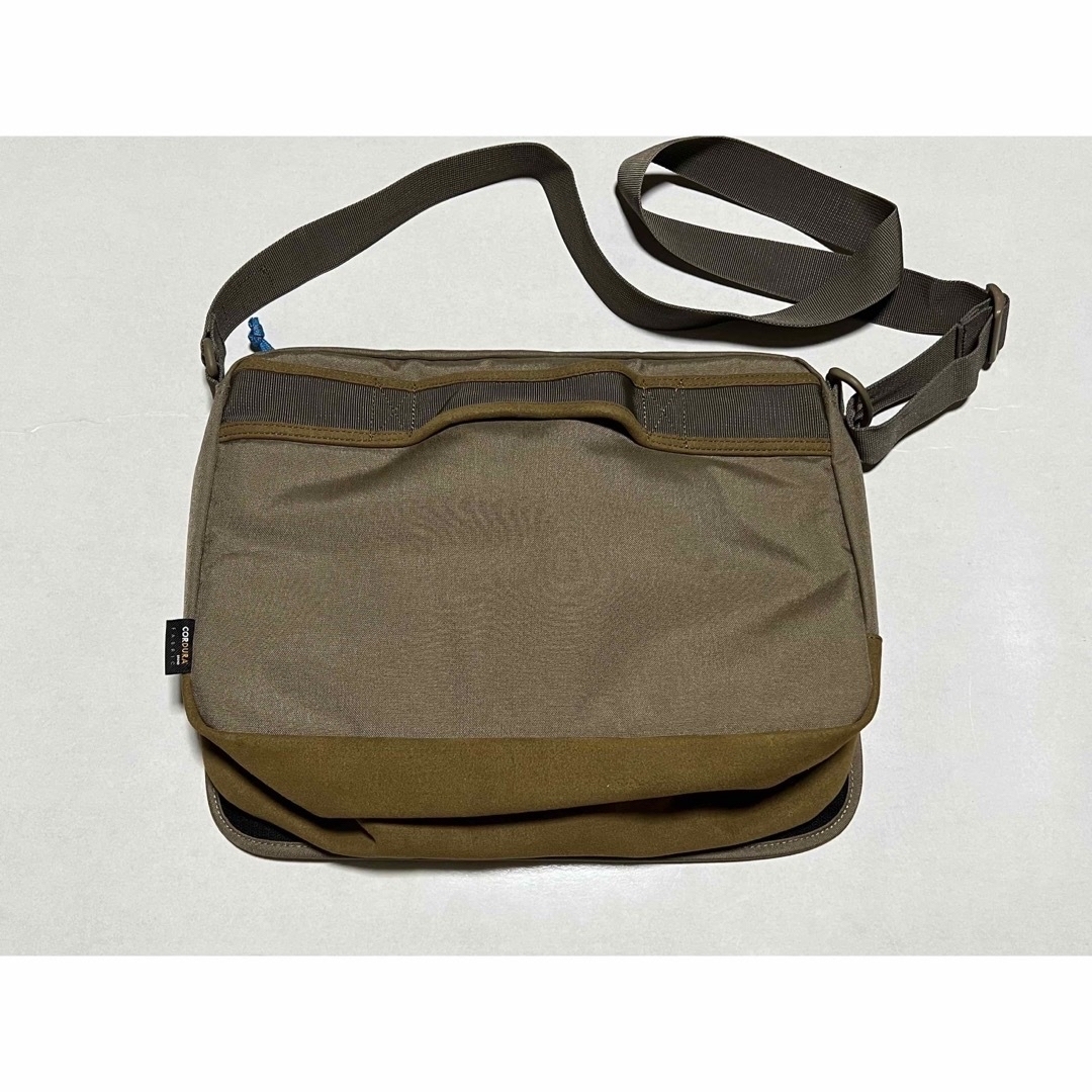 thisisneverthat(ディスイズネバーザット)の thisisneverthat CA90 10 MESSENGER BAG メンズのバッグ(メッセンジャーバッグ)の商品写真