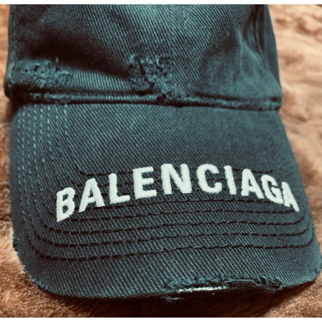 Balenciaga(バレンシアガ)のバレンシアガ balenciaga 加工 キャップ ブラック ロゴ デストロイ メンズの帽子(キャップ)の商品写真