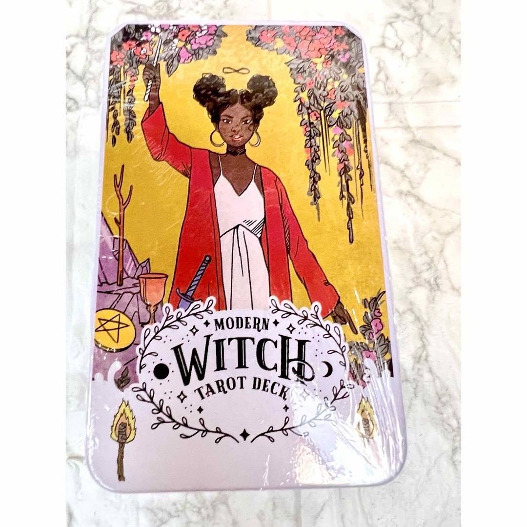 新品未開封品 タロットカード MODERN WITCH TAROT DECK エンタメ/ホビーのテーブルゲーム/ホビー(トランプ/UNO)の商品写真