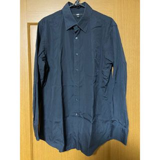 ユニクロ(UNIQLO)のユニクロ　ブラック　ドレスシャツ(シャツ)