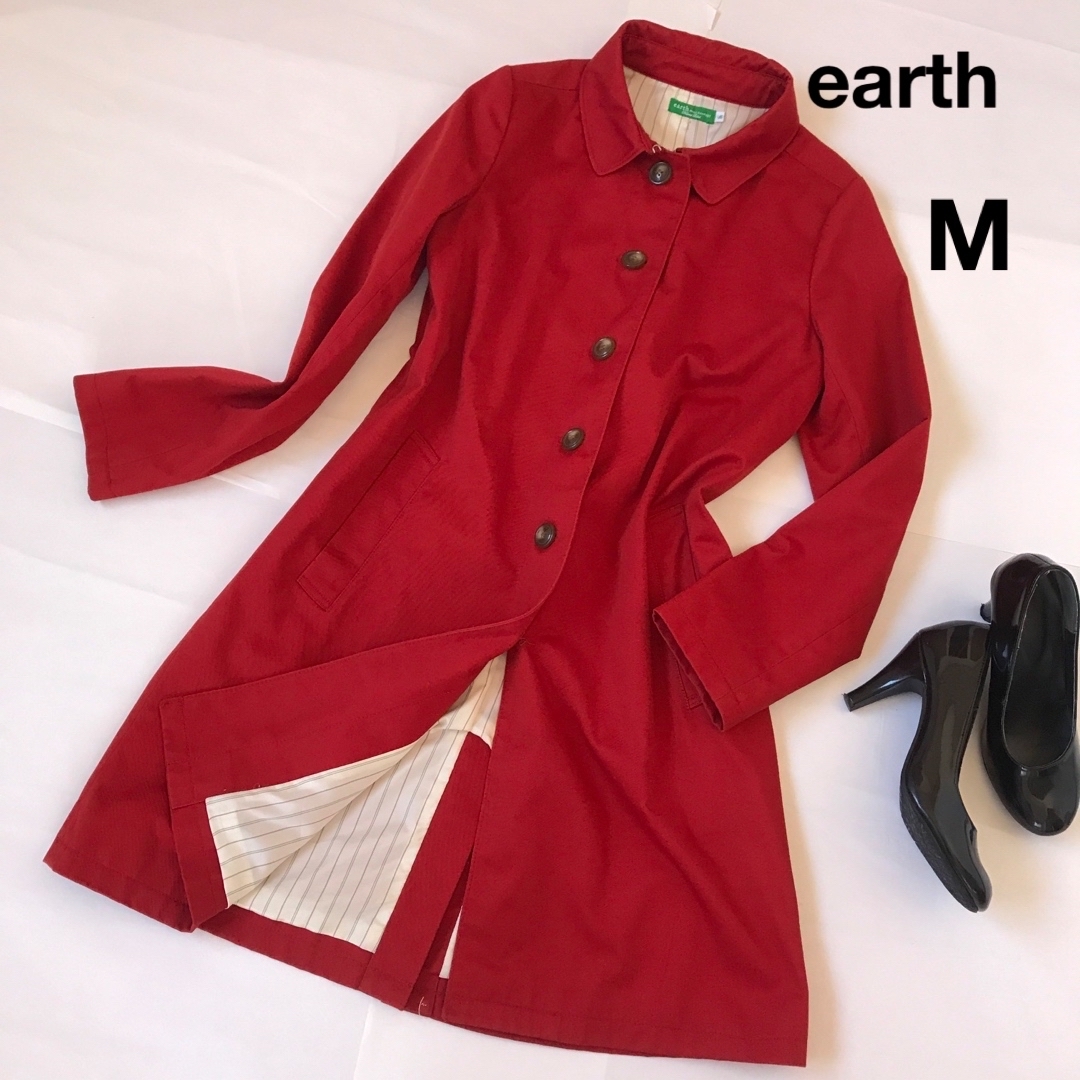 earth トレンチコート  ロング　赤　レッド　M レディースのジャケット/アウター(トレンチコート)の商品写真