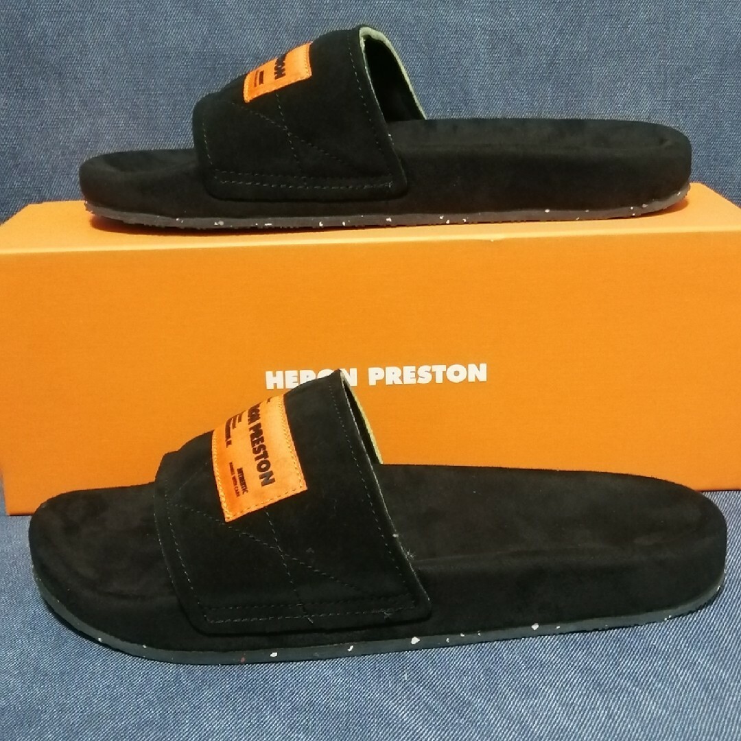 HERON PRESTON(ヘロンプレストン)の★新品・メンズ★【HERON PRESTON】オレンジタグ　スエードサンダル　黒 メンズの靴/シューズ(サンダル)の商品写真