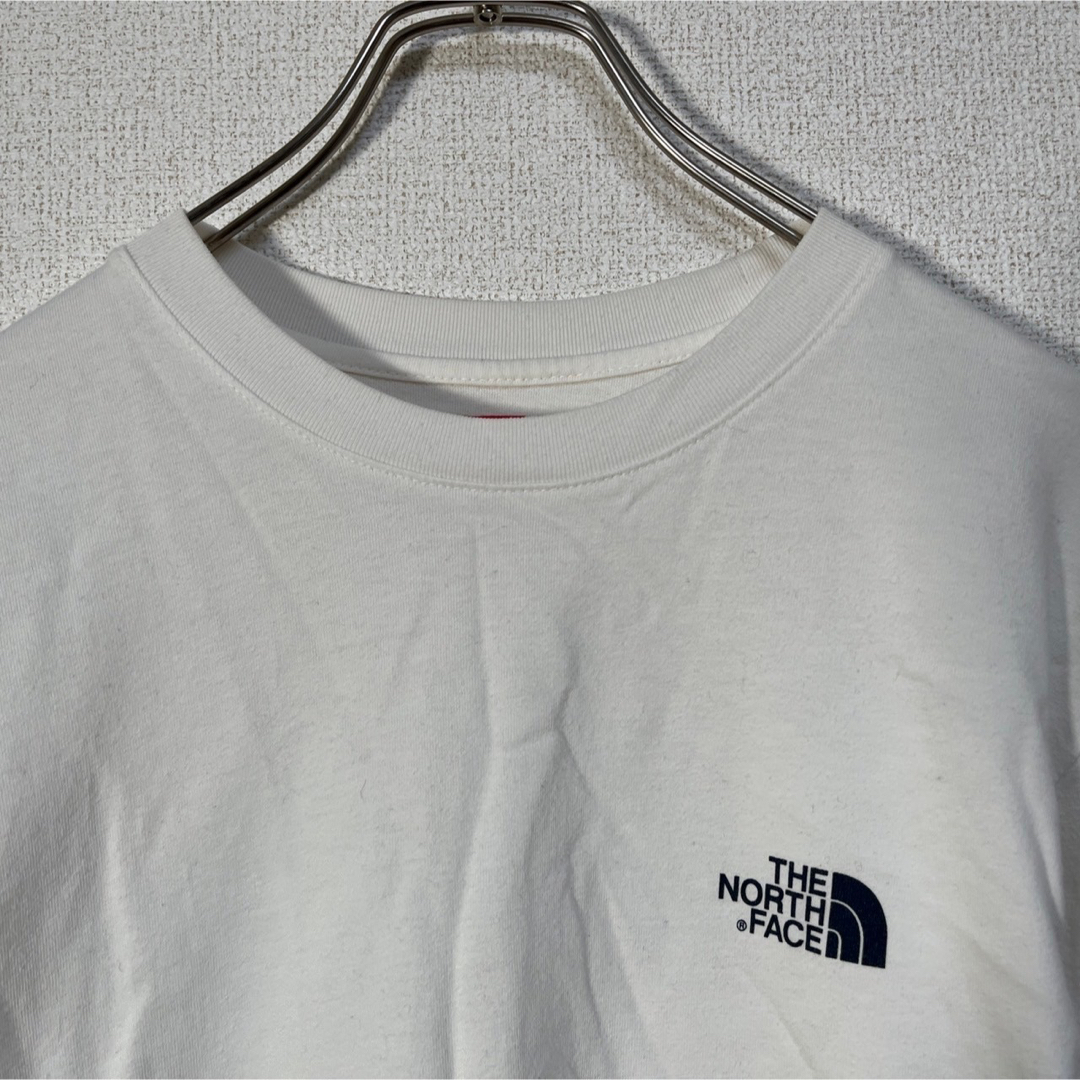 THE NORTH FACE(ザノースフェイス)の【ノースフェイス】ロンT　デカロゴ　バックプリント白ホワイト　長袖Tシャツ　１R メンズのトップス(Tシャツ/カットソー(七分/長袖))の商品写真