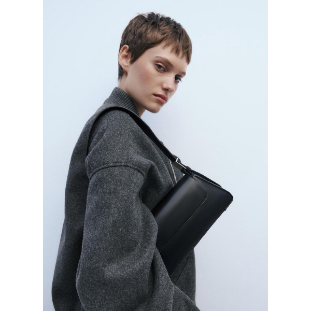 ZARA - ZARA フラップ ミニマル ショルダーバック ブラック の通販 by ZARA - ZARA フラップ ミニマル ショルダーバック ブラック の通販 by