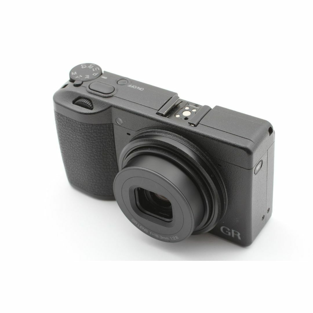 RICOH(リコー)の【ショット数3,424枚】RICOH リコー GR III スマホ/家電/カメラのカメラ(コンパクトデジタルカメラ)の商品写真