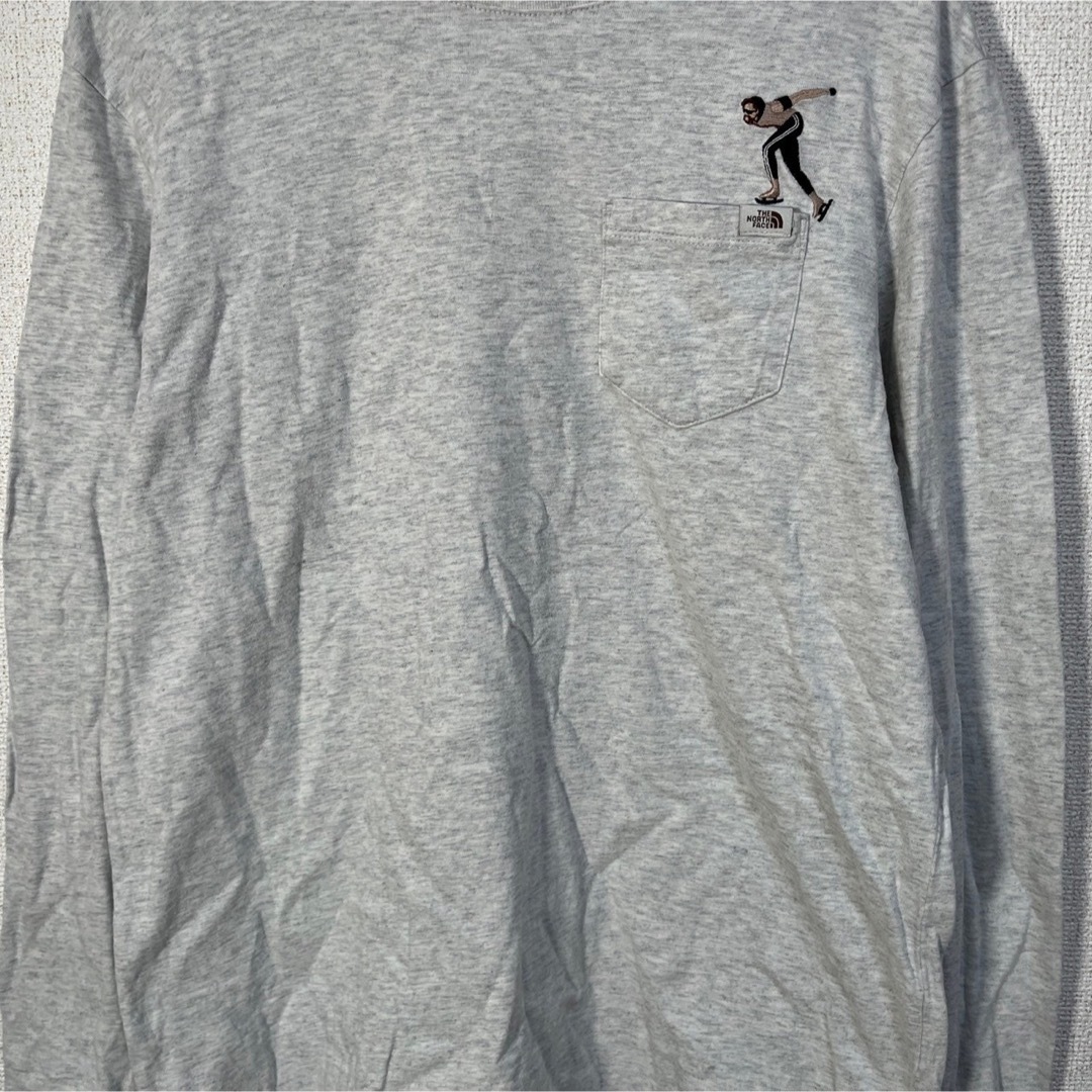 THE NORTH FACE(ザノースフェイス)の【ノースフェイス】ロンT　スケート　刺繍　ワンポイント　グレー長袖Tシャツ　１R メンズのトップス(Tシャツ/カットソー(七分/長袖))の商品写真