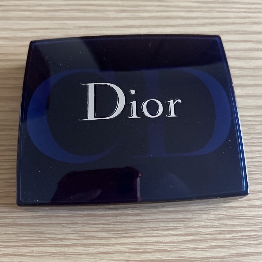 Christian Dior(クリスチャンディオール)のディオールスキンシマーパウダー002アンバーダイヤモンド コスメ/美容のベースメイク/化粧品(フェイスパウダー)の商品写真