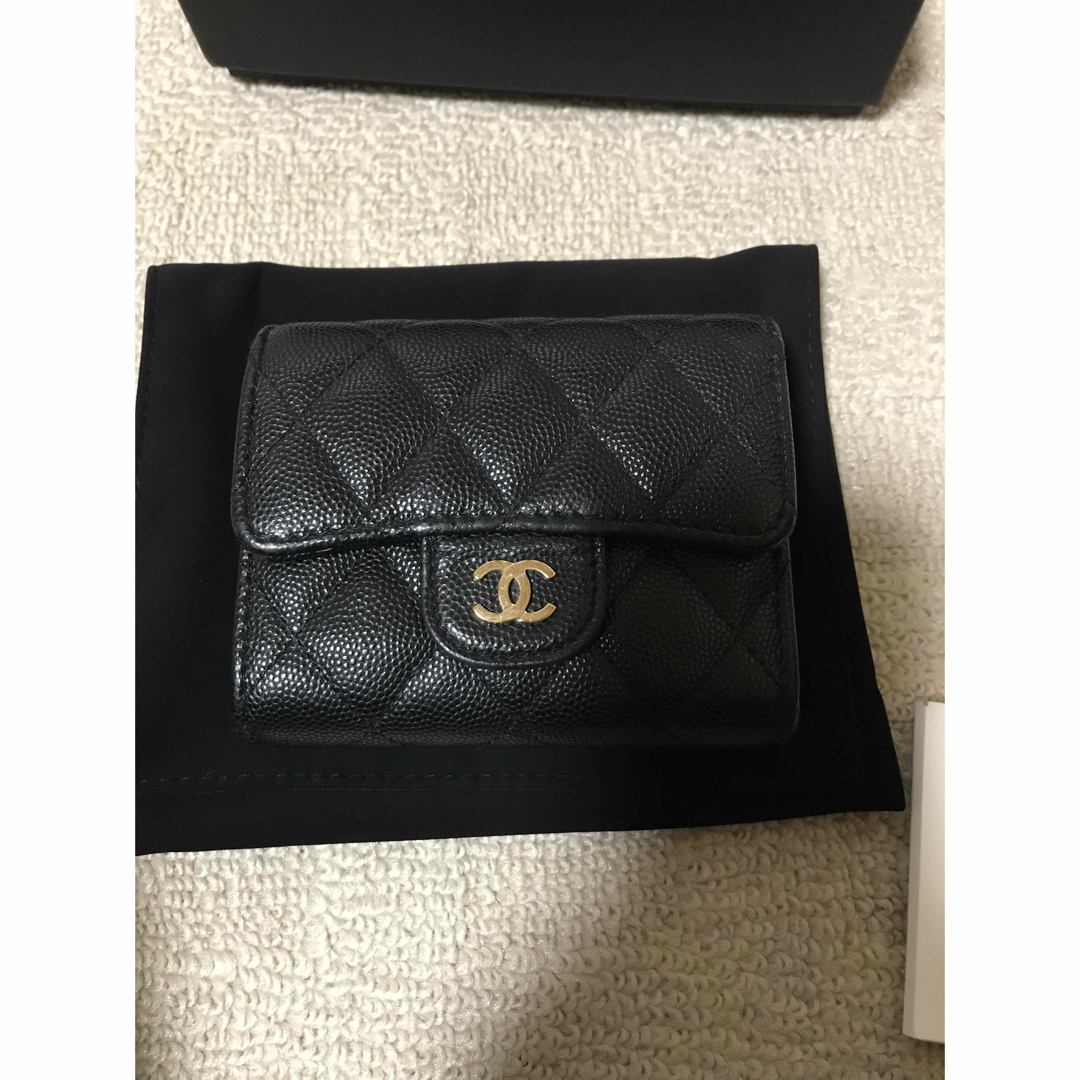 CHANEL(シャネル)のシャネル CHANEL 三つ折り財布　クラシックフラップスモールウォレット レディースのファッション小物(財布)の商品写真