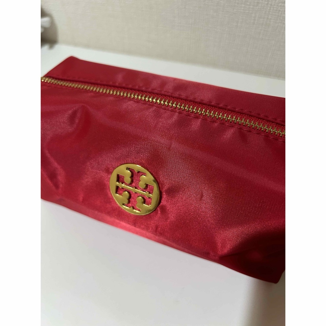 Tory Burch(トリーバーチ)の未使用品★トリーバーチ★ナイロンコスメポーチ、赤レッド レディースのファッション小物(ポーチ)の商品写真