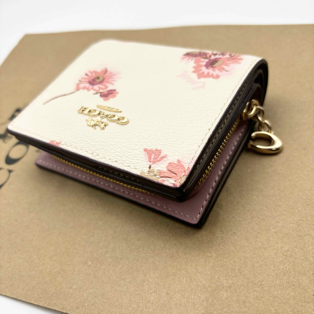 COACH(コーチ)の【COACH☆新品】 シグネチャー ！ウィズ マルチ フローラル ！花柄！ レディースのファッション小物(財布)の商品写真