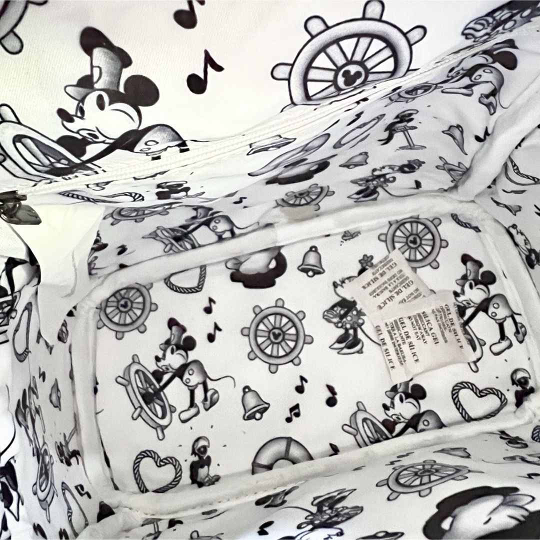 Disney(ディズニー)の完売品　ディズニー　ラウンジフライ  蒸気船ウィリー　ミッキー　リュック　新品 レディースのバッグ(リュック/バックパック)の商品写真