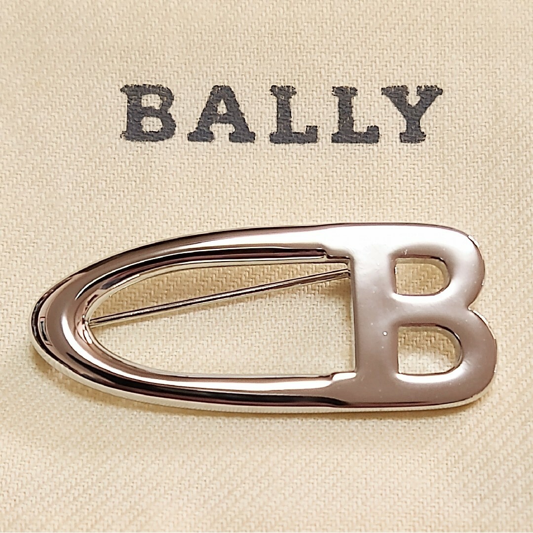 Bally(バリー)のBALLY ピンブローチ A４ WP ネット限定販売 レディースのアクセサリー(ブローチ/コサージュ)の商品写真