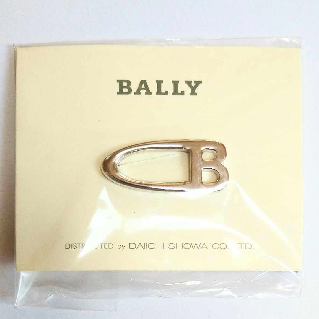 Bally(バリー)のBALLY ピンブローチ A４ WP ネット限定販売 レディースのアクセサリー(ブローチ/コサージュ)の商品写真