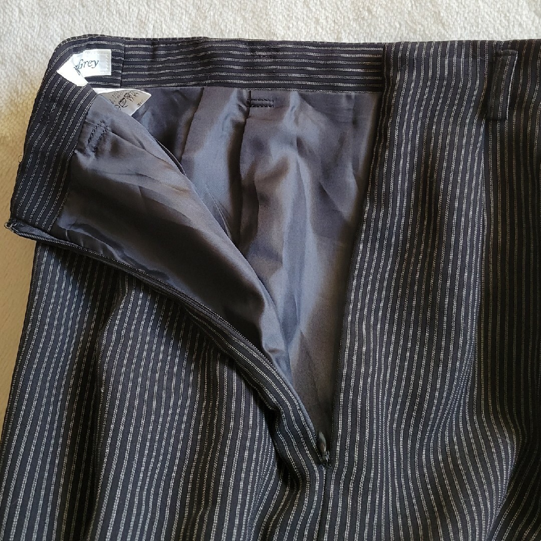 MAYSON GREY(メイソングレイ)のMayson Grey 黒ピンストライプ スーツ ジャケット スカートメイソング レディースのフォーマル/ドレス(スーツ)の商品写真