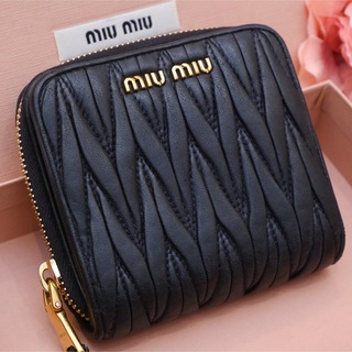 miumiu - ♡美品♥︎ MIUMIU 二つ折り財布 マテラッセ ラウンドファスナー 黒