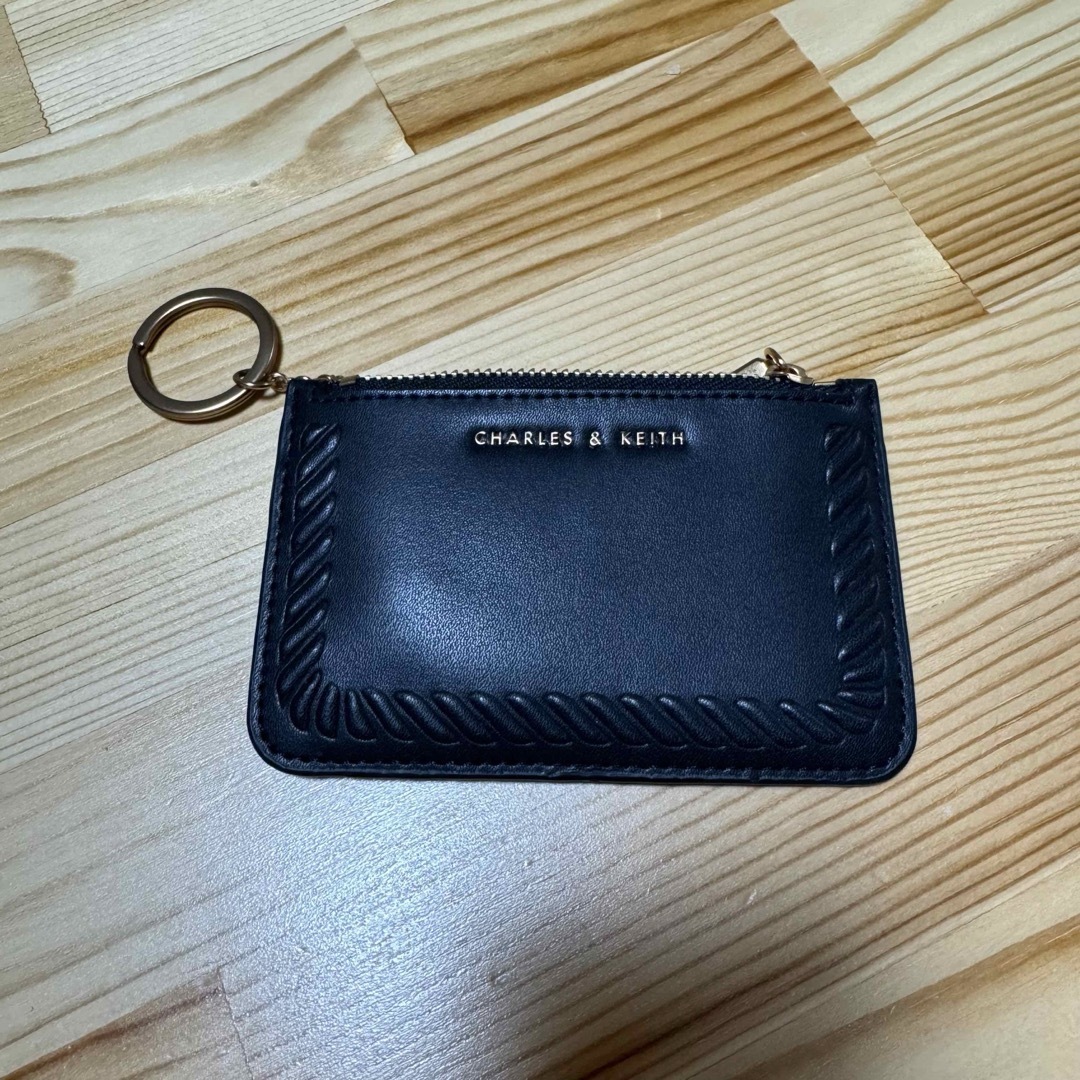 Charles and Keith(チャールズアンドキース)のdori 様専用 Charles & keys  レディースのファッション小物(名刺入れ/定期入れ)の商品写真