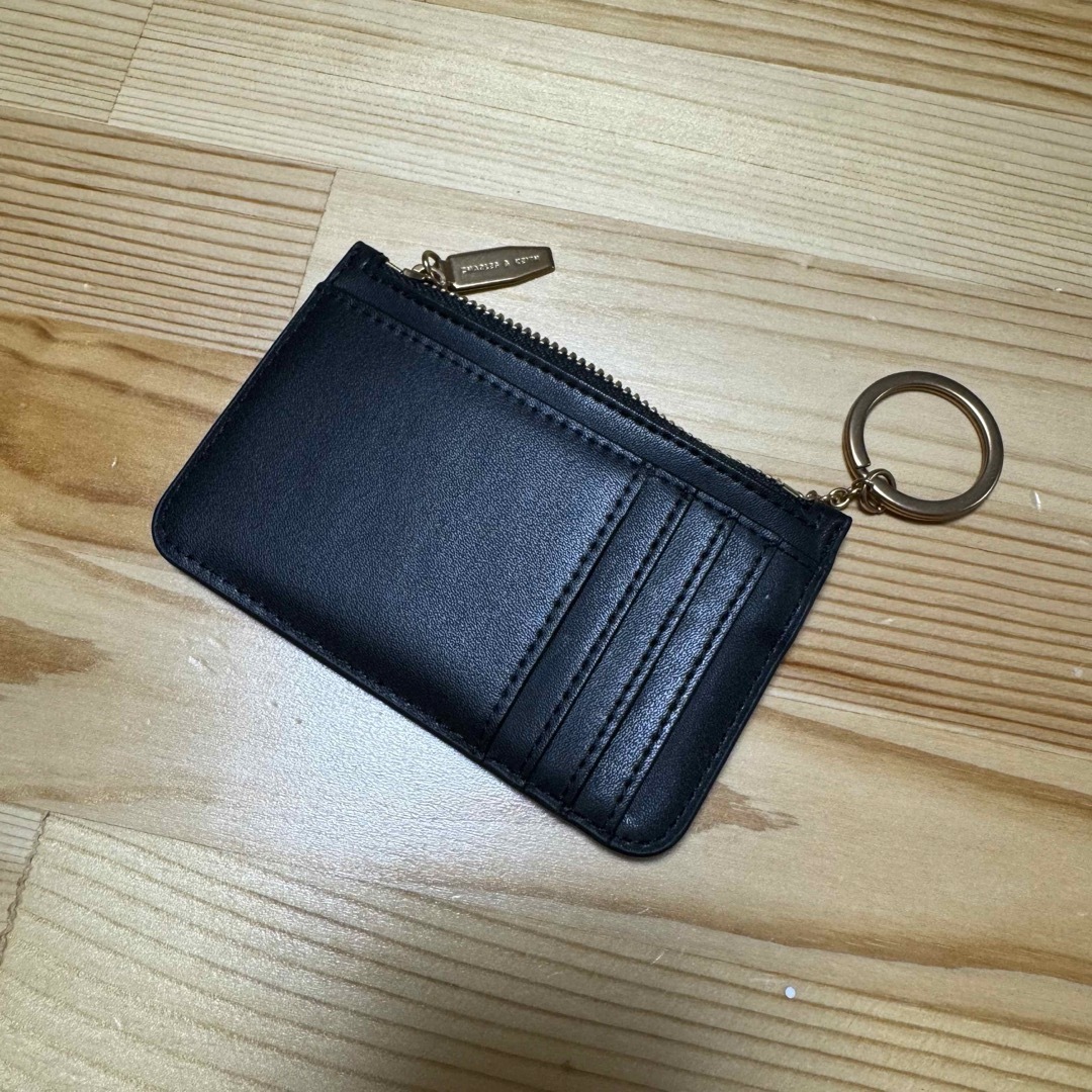 Charles and Keith(チャールズアンドキース)のdori 様専用 Charles & keys  レディースのファッション小物(名刺入れ/定期入れ)の商品写真