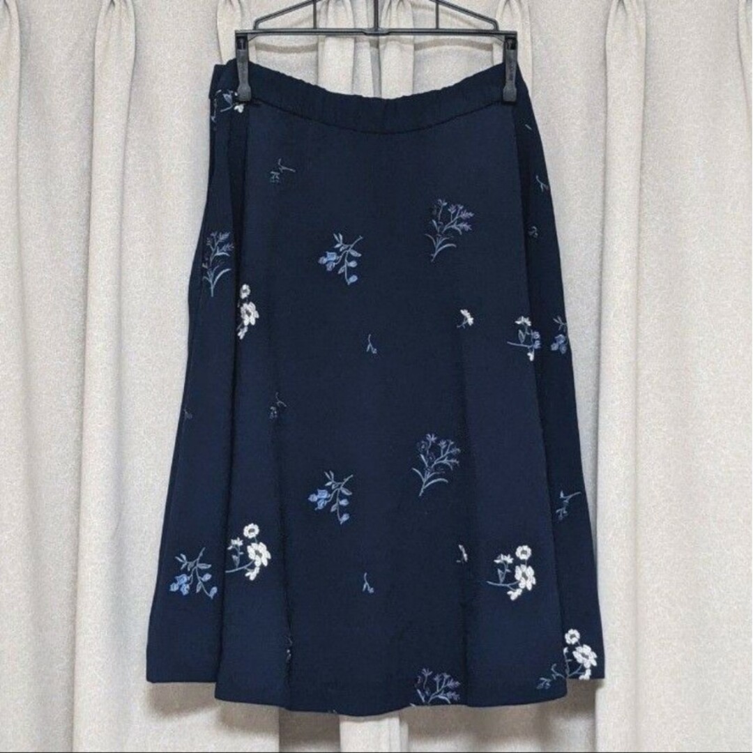 STRAWBERRY-FIELDS(ストロベリーフィールズ)のSTRAWBERRY FIELDS ストロベリーフィールズ スカート 花柄 レディースのスカート(ひざ丈スカート)の商品写真