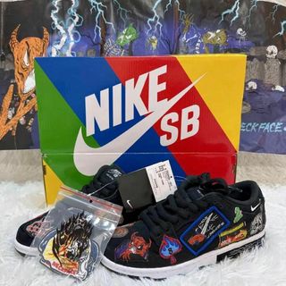 ナイキ(NIKE)の新品タグ付き✨ネック・フェイス × ナイキ SB ダンク ロー　ブラック(スニーカー)