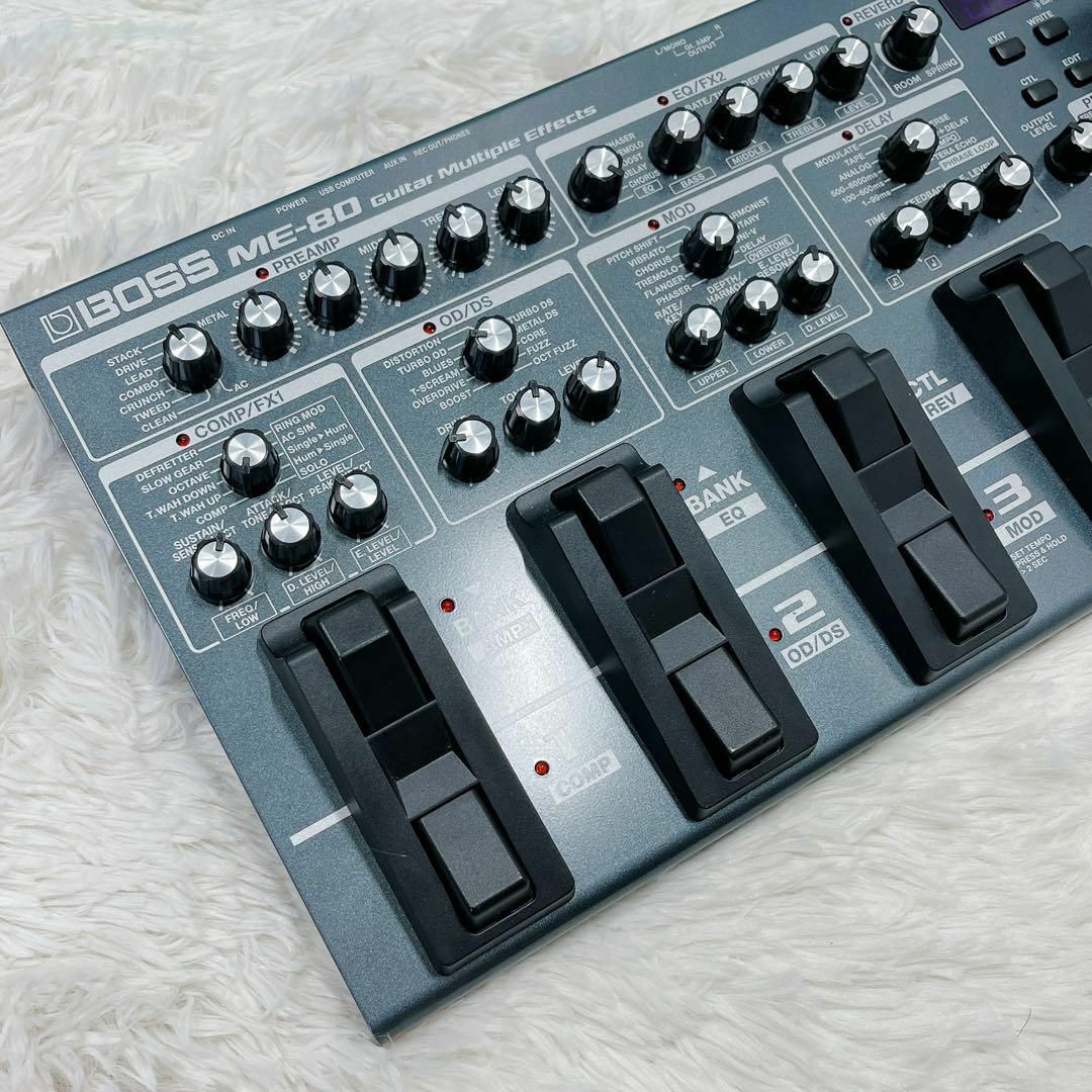 8つのペダル搭載！BOSS ME-80 マルチエフェクター COSM ボス 楽器のギター(エフェクター)の商品写真