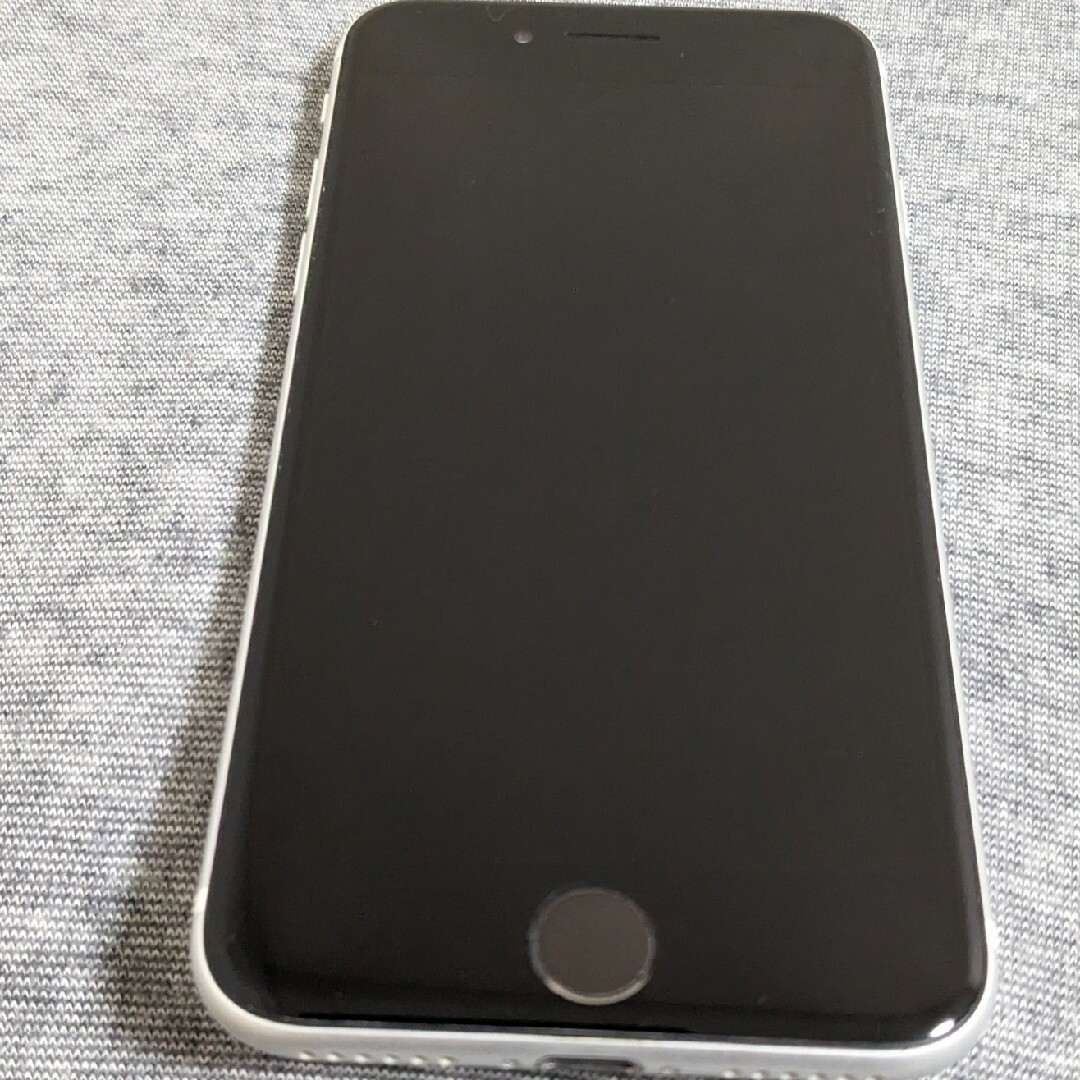 iPhone(アイフォーン)のiPhone SE 第2世代 128GB スマホ/家電/カメラのスマートフォン/携帯電話(スマートフォン本体)の商品写真