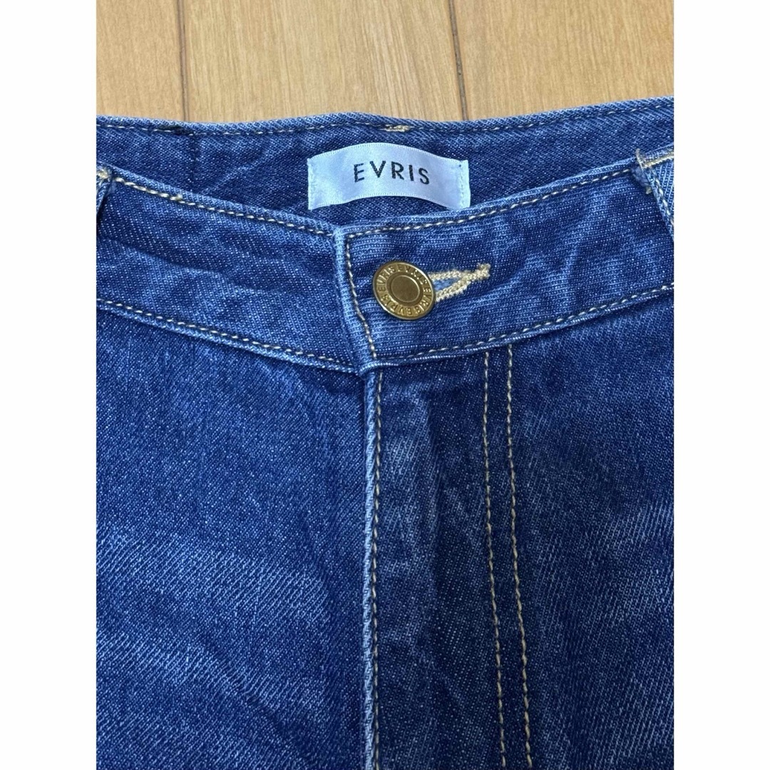 EVRIS(エヴリス)のEVRIS ダメージ デニム ワイド パンツ レディースのパンツ(デニム/ジーンズ)の商品写真