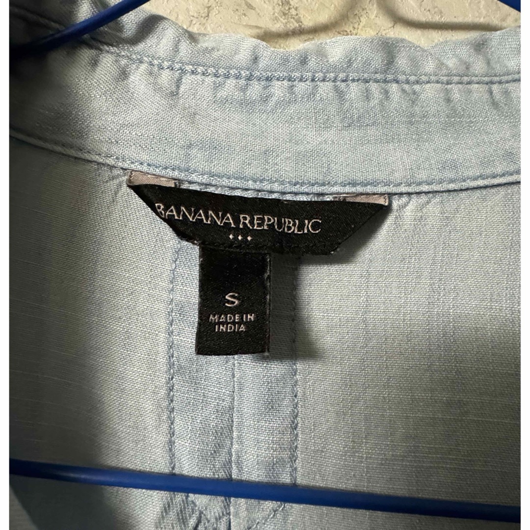 Banana Republic(バナナリパブリック)のBANANA REPUBLIC 薄手デニムシャツ レディースのトップス(シャツ/ブラウス(長袖/七分))の商品写真