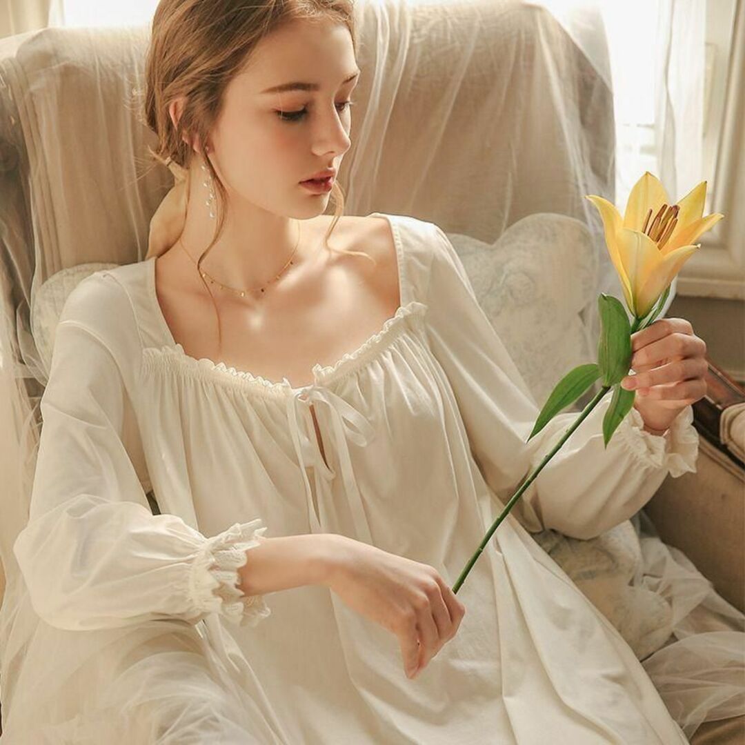 姫様ネグリジェホワイト冬宮廷セクシー贅沢韓国ワンピパジャマ体型カバー レディースのルームウェア/パジャマ(ルームウェア)の商品写真