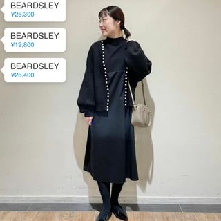 ビアズリー(BEARDSLEY)のビアズリー Beardsley パール付きカーディガン　黒(カーディガン)