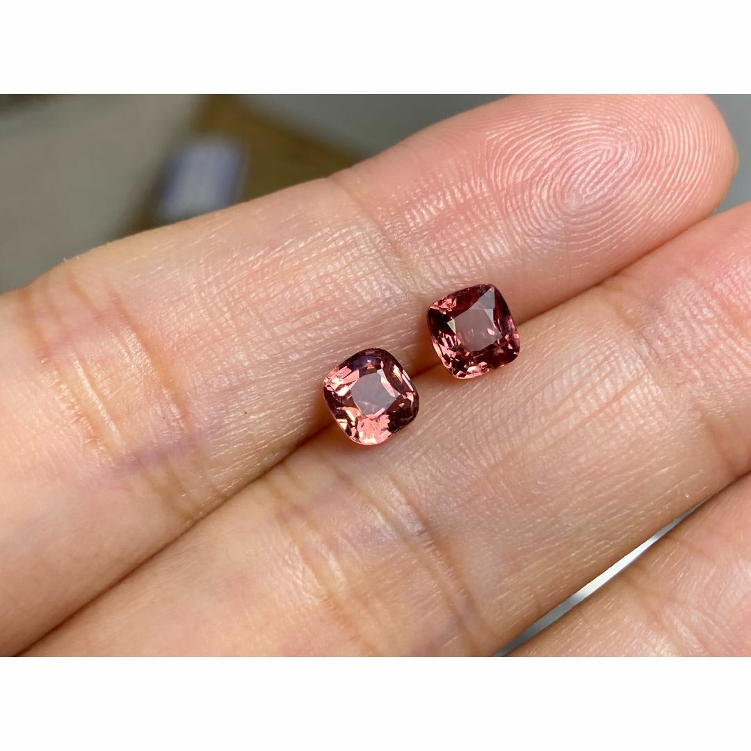 RS4-68宝石質ペア高貴な落ち着色紅蒲色紅樺色 スピネル ミャンマー産 ルース