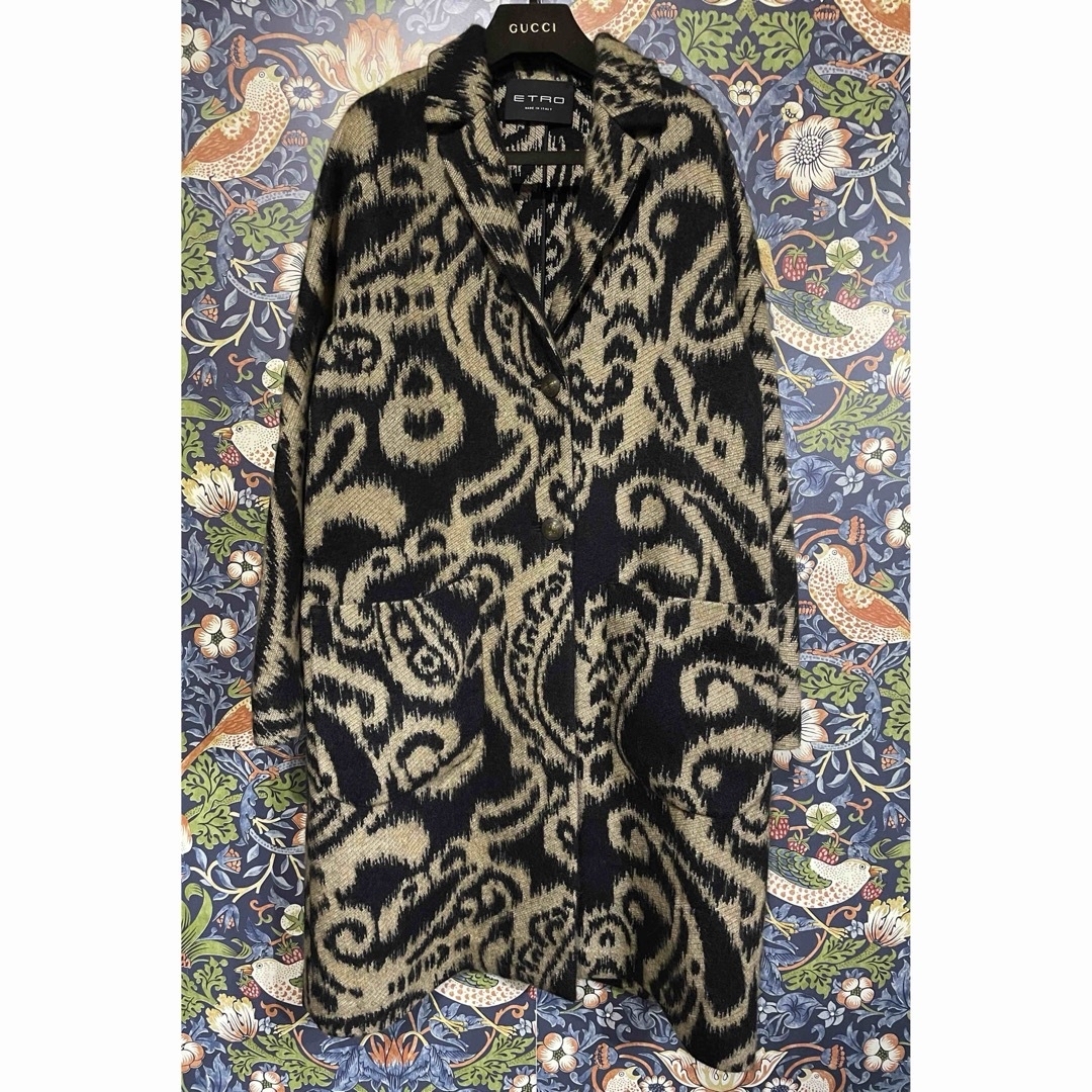 ETRO(エトロ)の(なご様専用)イタリア製エトロ総柄ウールジャガードツイード 総柄チェスターコート レディースのジャケット/アウター(チェスターコート)の商品写真