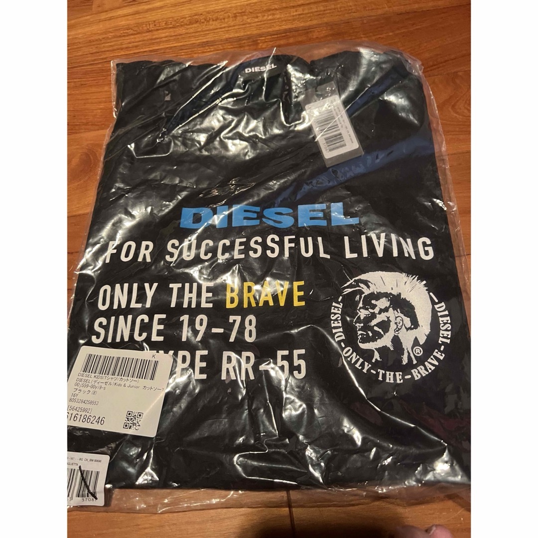 DIESEL(ディーゼル)のdiesel Tシャツ　16Y 新品　未開封 キッズ/ベビー/マタニティのキッズ服男の子用(90cm~)(Tシャツ/カットソー)の商品写真