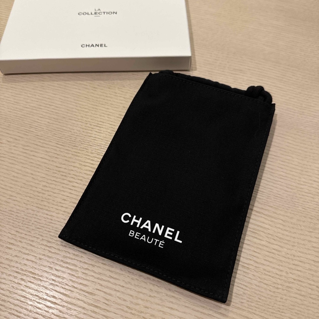 CHANEL(シャネル)の新品　CHANEL シャネルラコレクション　パスポートホルダー エンタメ/ホビーのコレクション(ノベルティグッズ)の商品写真