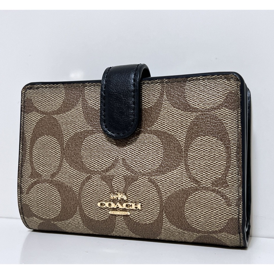 COACH(コーチ)の☆超美品☆送料無料☆COACHコーチシグネチャーPVC二つ折りL字ファスナー財布 レディースのファッション小物(財布)の商品写真