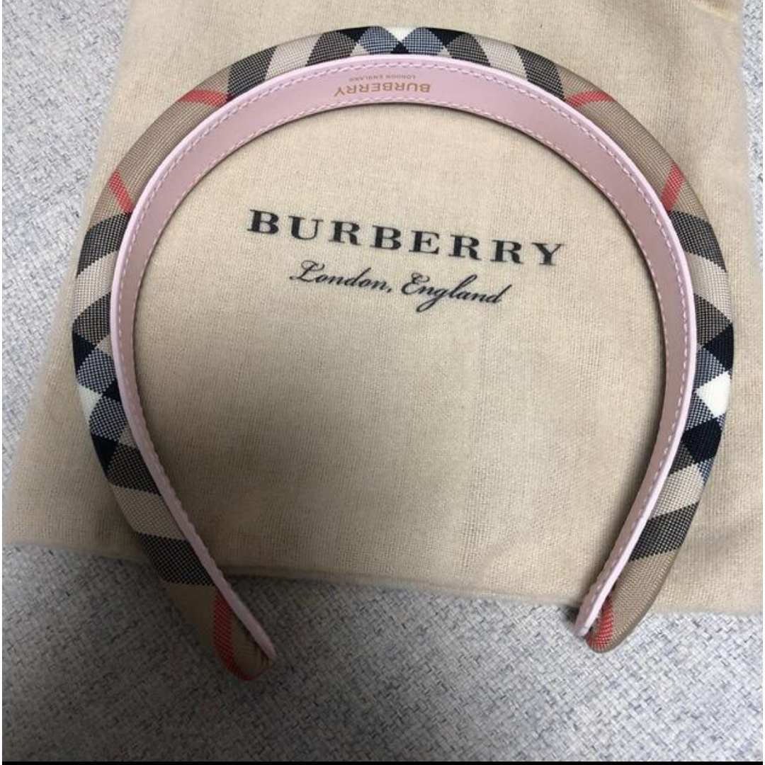 BURBERRY(バーバリー)のBurberry♡カチューシャ レディースのヘアアクセサリー(カチューシャ)の商品写真