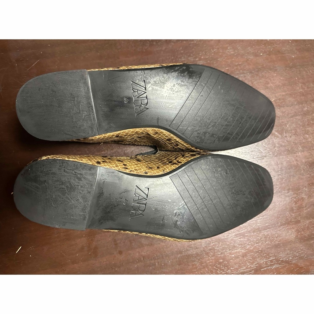 ZARA(ザラ)のZARA ザラ　パイソン柄　ローファー　40サイズ　未使用品 レディースの靴/シューズ(ローファー/革靴)の商品写真