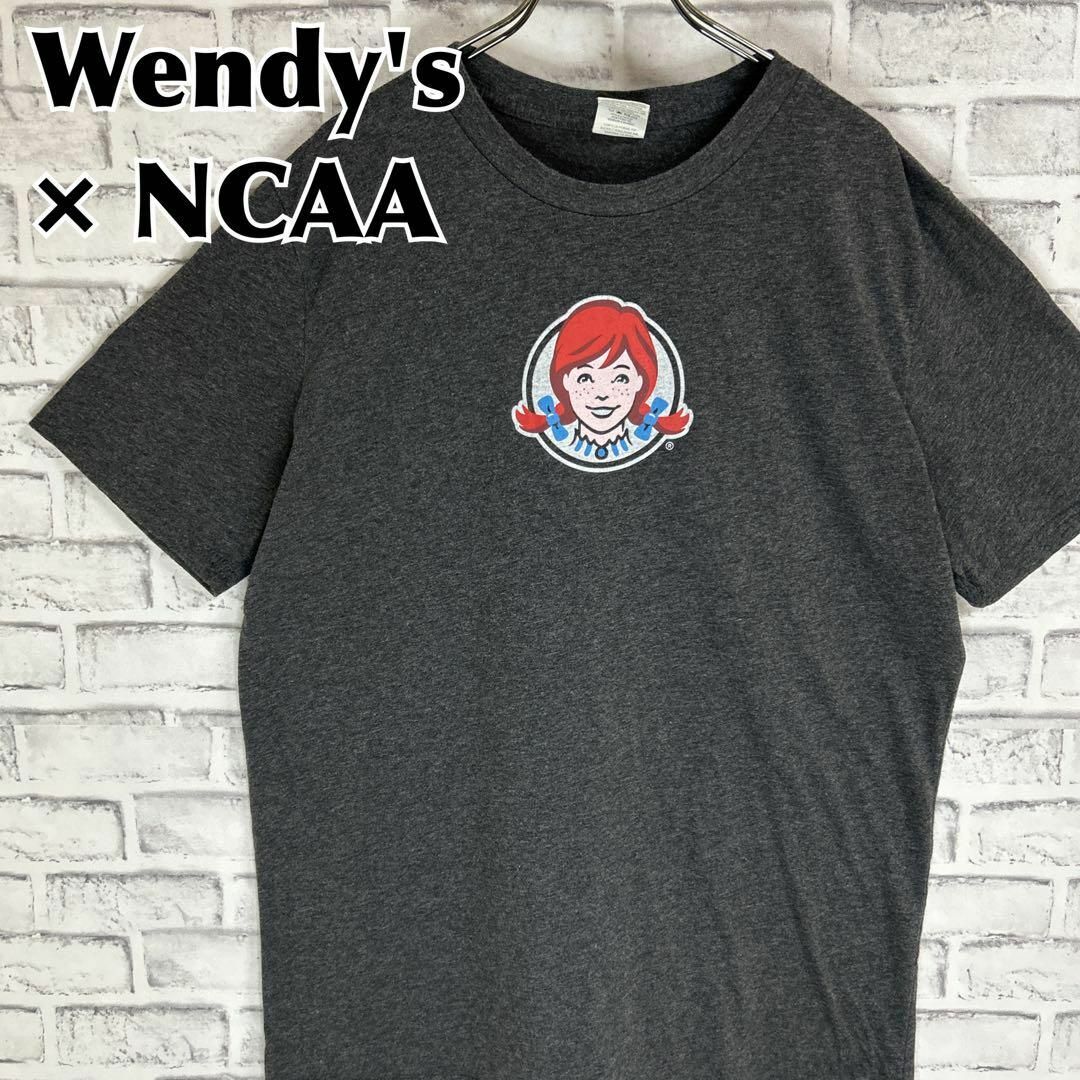 Wendy's × NCAA ウェンディーズ 両面デザイン Tシャツ半袖 輸入品 メンズのトップス(Tシャツ/カットソー(半袖/袖なし))の商品写真