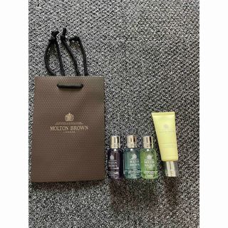 モルトンブラウン(MOLTON BROWN)のモルトンブラウン　ハンドクリーム　シャワージェル　セット　ギフト紙袋つき(バスグッズ)