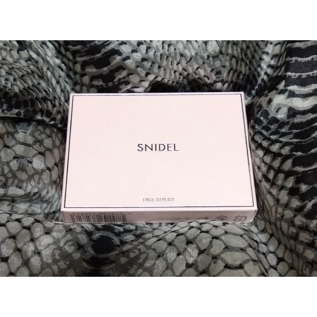 SNIDEL(スナイデル)のSNIDELBEAUTY スナイデルビューティ フェイススタイリスト EX10 コスメ/美容のベースメイク/化粧品(アイシャドウ)の商品写真