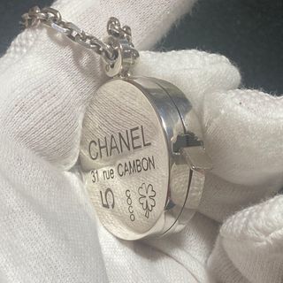 CHANEL - CHANEL 31 RUE CAMBONシルバー バックチャーム 