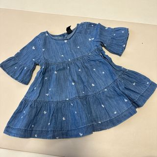 ベビーギャップ(babyGAP)のGAP ベビーギャップ デニムワンピース 蝶々柄 フリル袖 80サイズ 女の子(ワンピース)