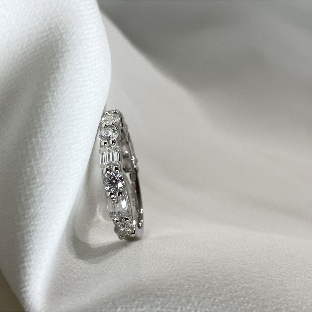 エメラルドカット モアサナイト 1.65ct ハーフエタニティ プラチナ加工 レディースのアクセサリー(リング(指輪))の商品写真