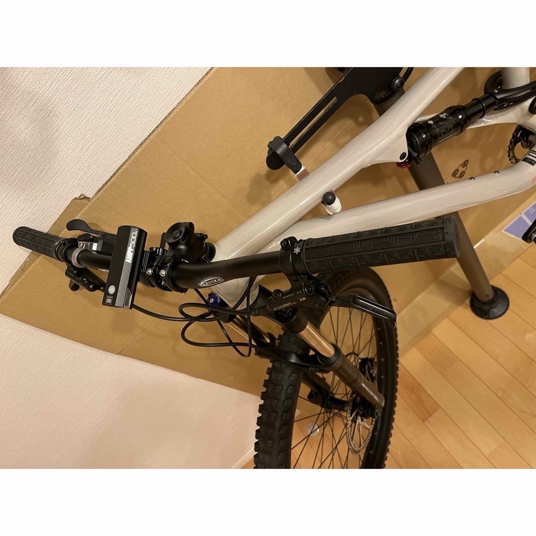 Specialized(スペシャライズド)の超美品❗️SPECIALIZED スペシャライズド　STUMPJUMPER  スポーツ/アウトドアの自転車(自転車本体)の商品写真