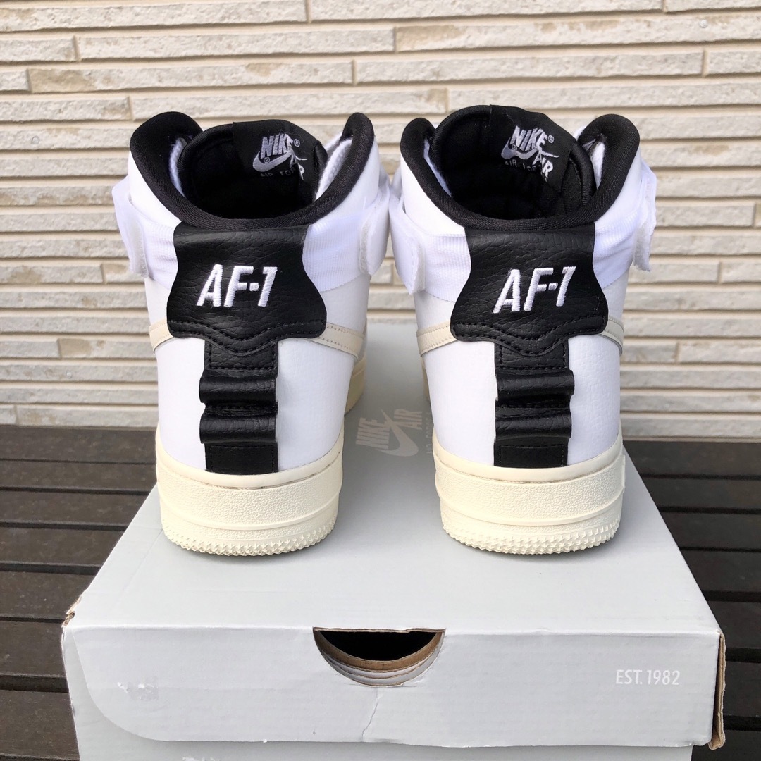 NIKE(ナイキ)の希少 ナイキ ウィメンズ エアフォース ワン NIKE AIR FORCE 1 レディースの靴/シューズ(スニーカー)の商品写真