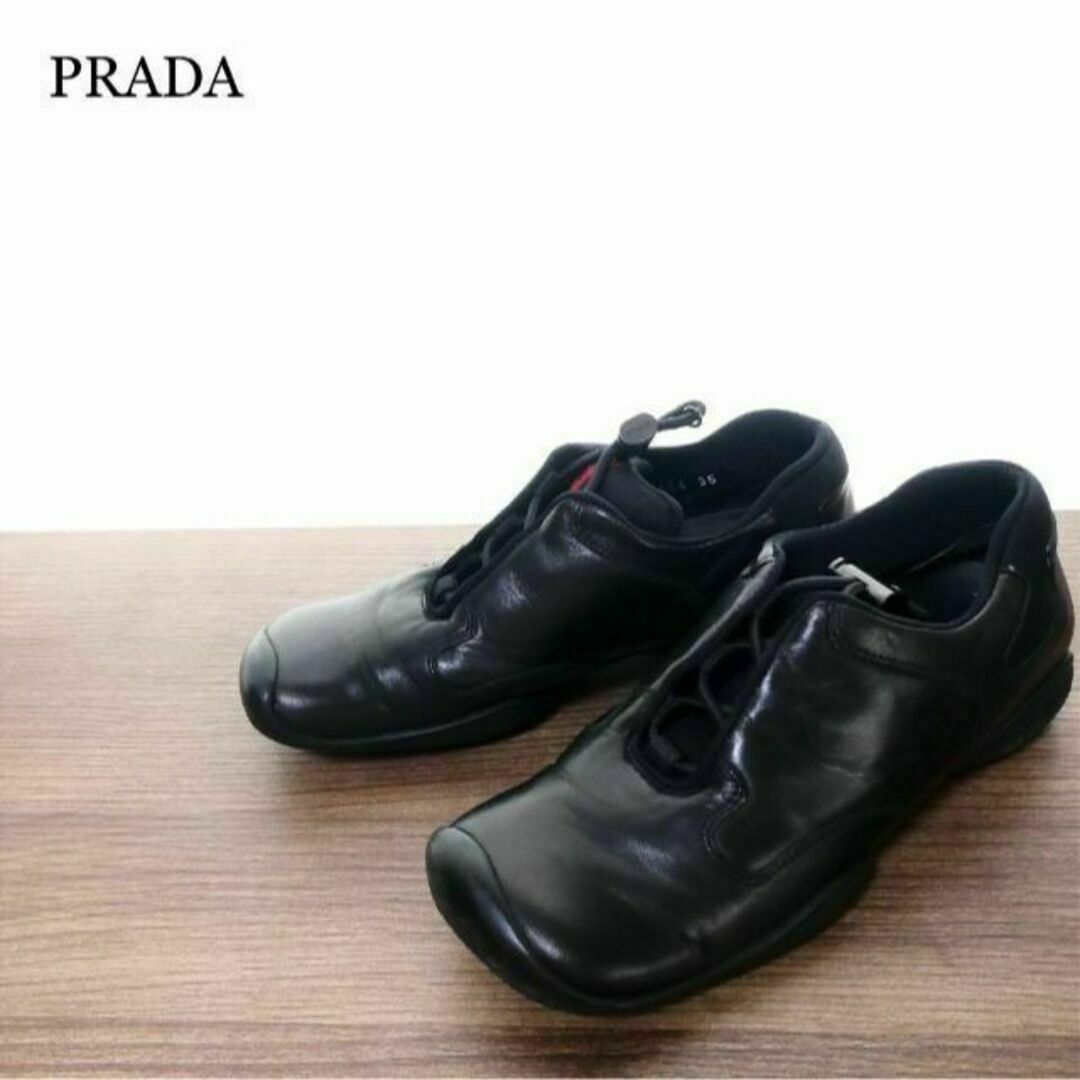 PRADA(プラダ)の美品 プラダ レザー スクエアトゥ レースアップ ローカット スニーカー レディースの靴/シューズ(スニーカー)の商品写真