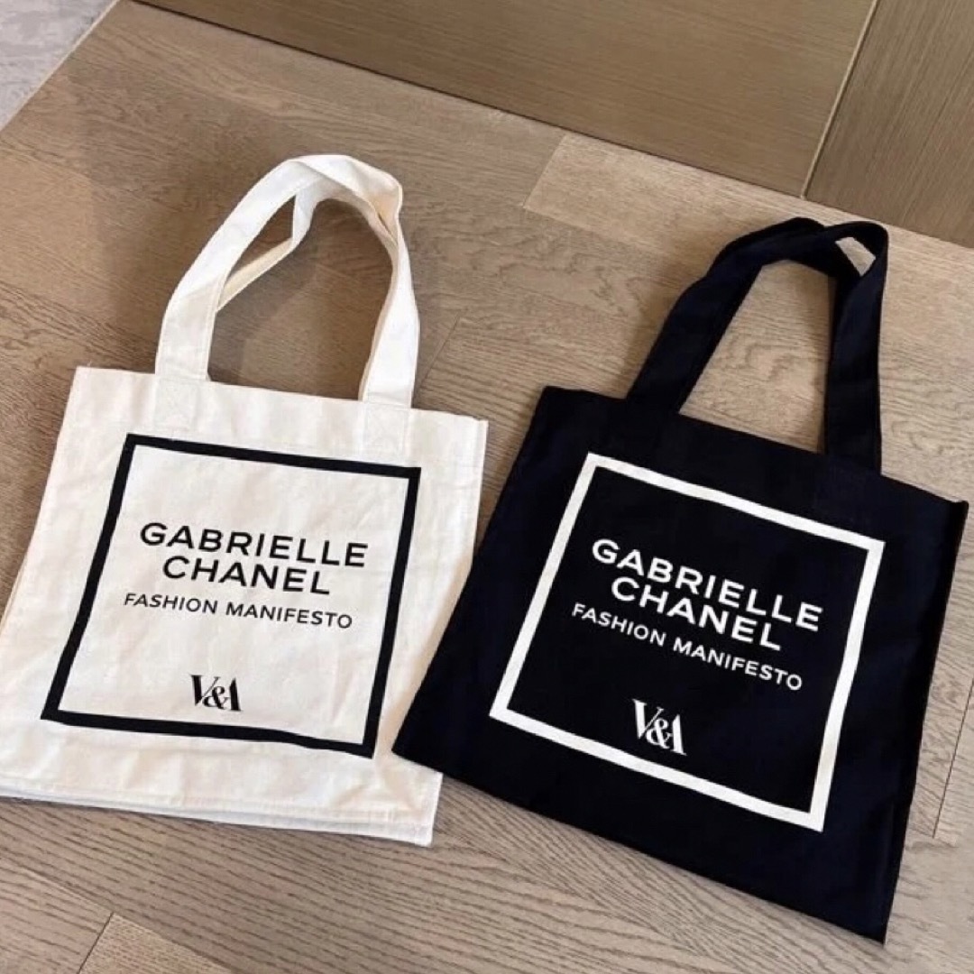 CHANEL(シャネル)のロンドンV&A ミュージアム シャネル 限定トートバッグ エコバッグ ブラック レディースのバッグ(エコバッグ)の商品写真